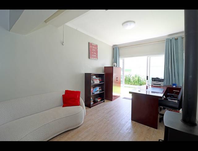 3 BEDROOM TOWNHOUSE FOR SALE IN FAIRLAND